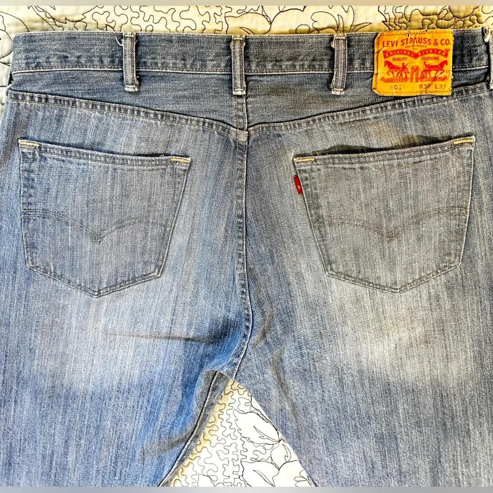 LEVI’S 501 Original Fit Button Fly Medium Wash Jeans Sz 38x32
